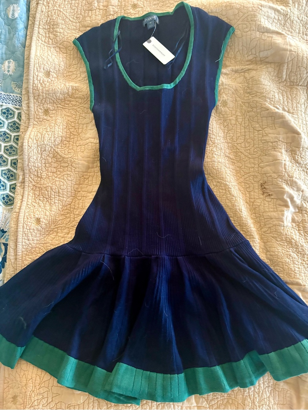 Flattering Maeve dress Navy and Green Womens Knit Dress Sz XS